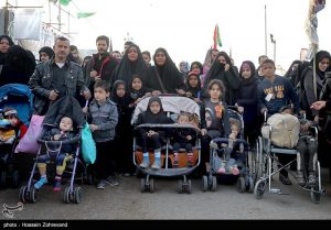 تصاویری از زائران در پیاده روی نجف به کربلا