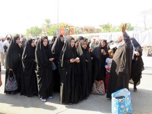 پیاده روی زائران حسینی از سمت شارع قبله امام حسین