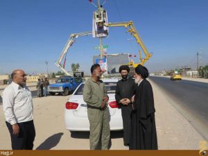 نصب تصاویر شهدای مدافع حرم در مسیر نجف تا کربلا