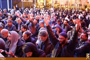 زائران حسینی ندبه کنان به سوگ اربعین نشستند