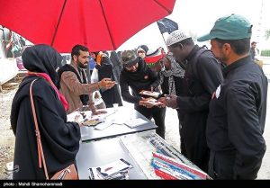 حضور زوار کشورهای مختلف در راهپیمایی اربعین تصویر: مهدی شامحمدی