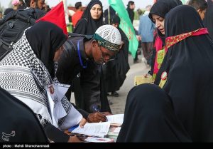 حضور زوار کشورهای مختلف در راهپیمایی اربعین تصویر: مهدی شامحمدی